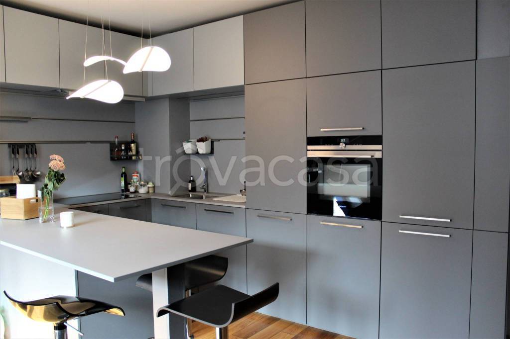 appartamento in vendita a Milano in zona Solari