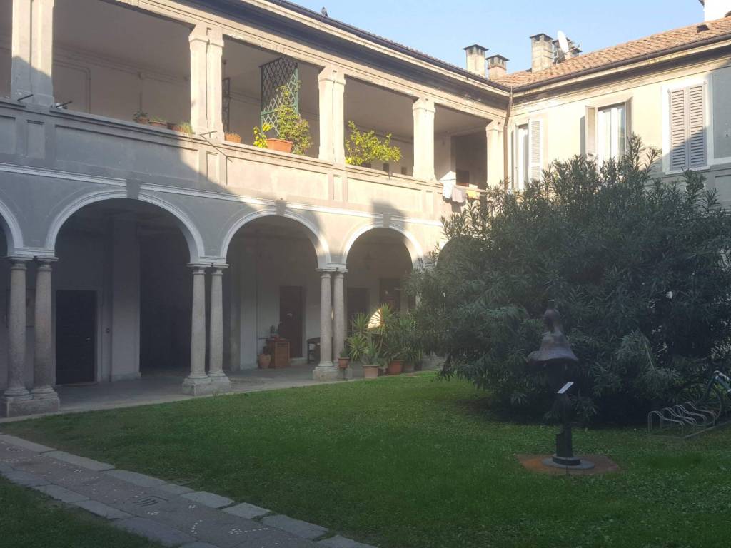 appartamento in vendita a Milano in zona Adriano
