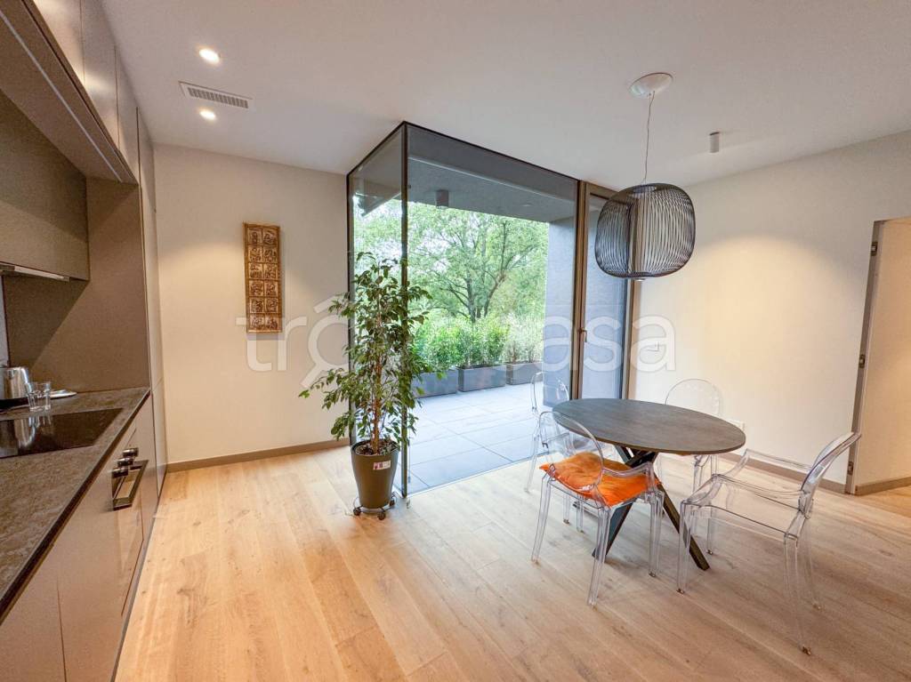 appartamento in vendita a Milano in zona Adriano