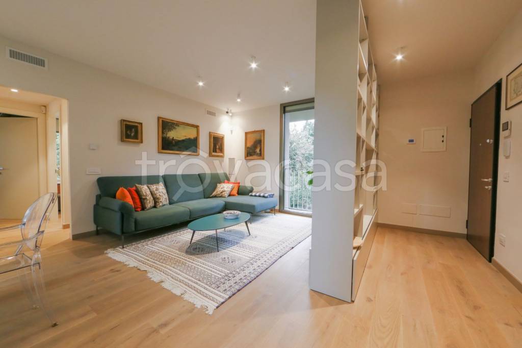 appartamento in vendita a Milano in zona Adriano