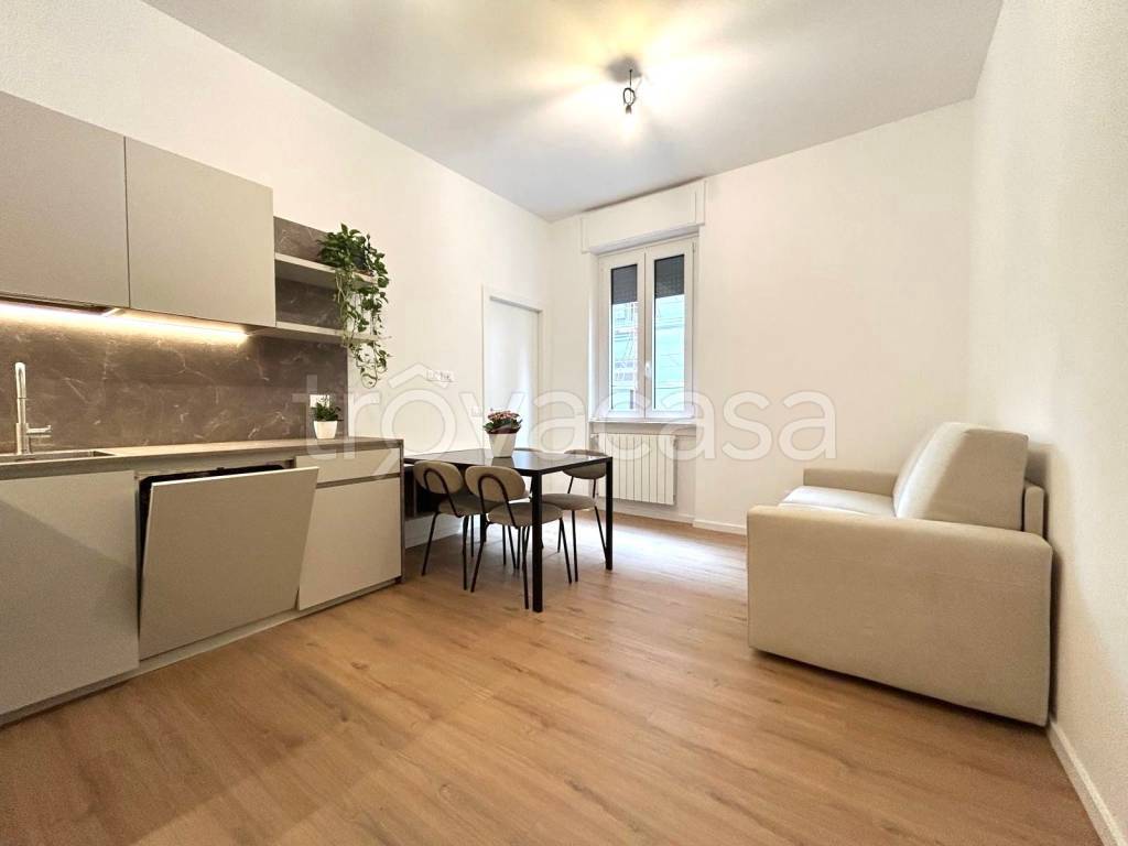appartamento in vendita a Milano in zona Famagosta