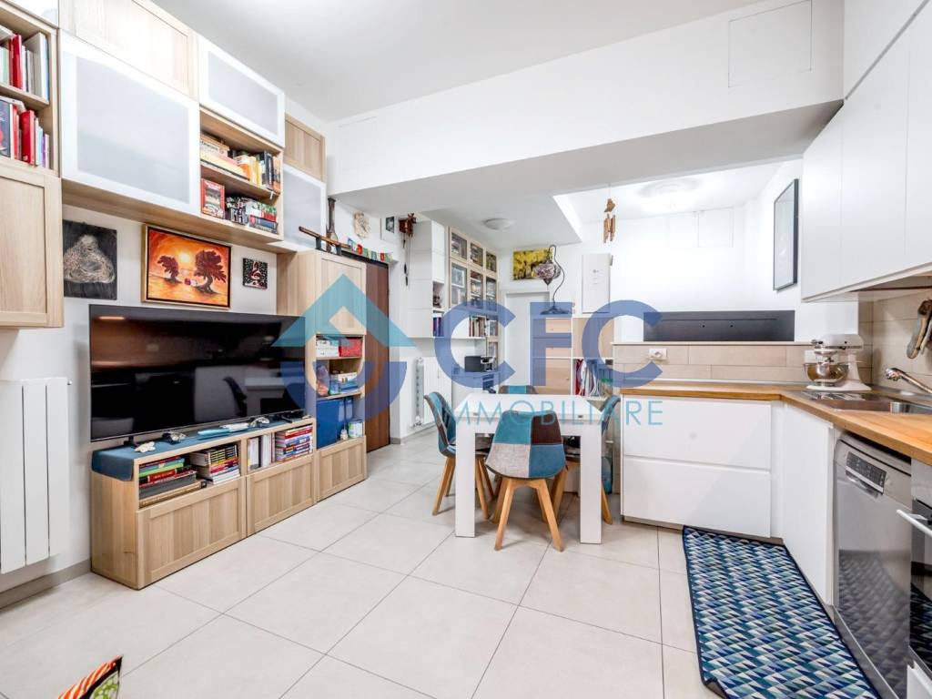 appartamento in vendita a Milano in zona Casoretto