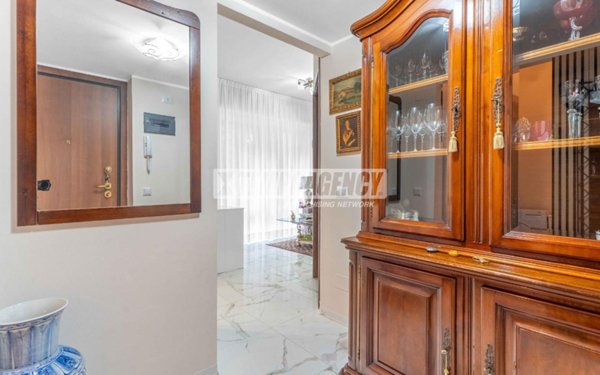 appartamento in vendita a Milano in zona Barona
