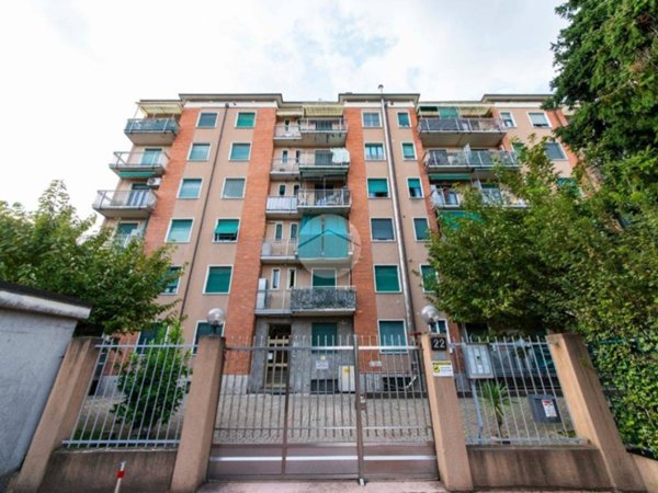 appartamento in vendita a Milano in zona Baggio