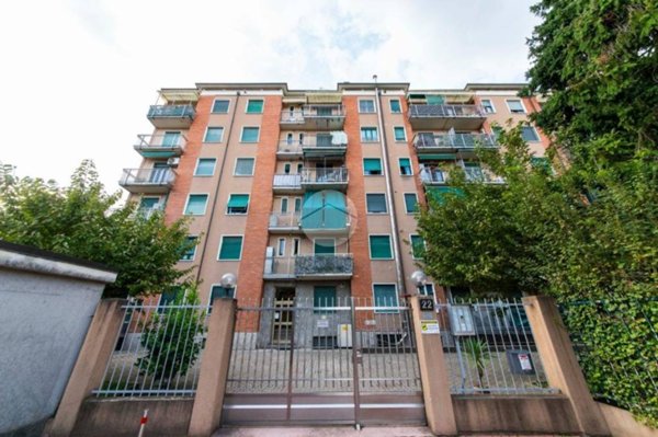 appartamento in vendita a Milano in zona Baggio