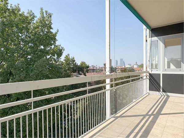 appartamento in vendita a Milano in zona Sant'Ambrogio