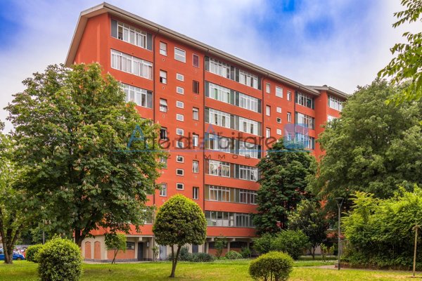 appartamento in vendita a Milano in zona Gallaratese