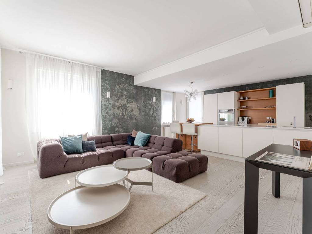 appartamento in vendita a Milano in zona Vigentino