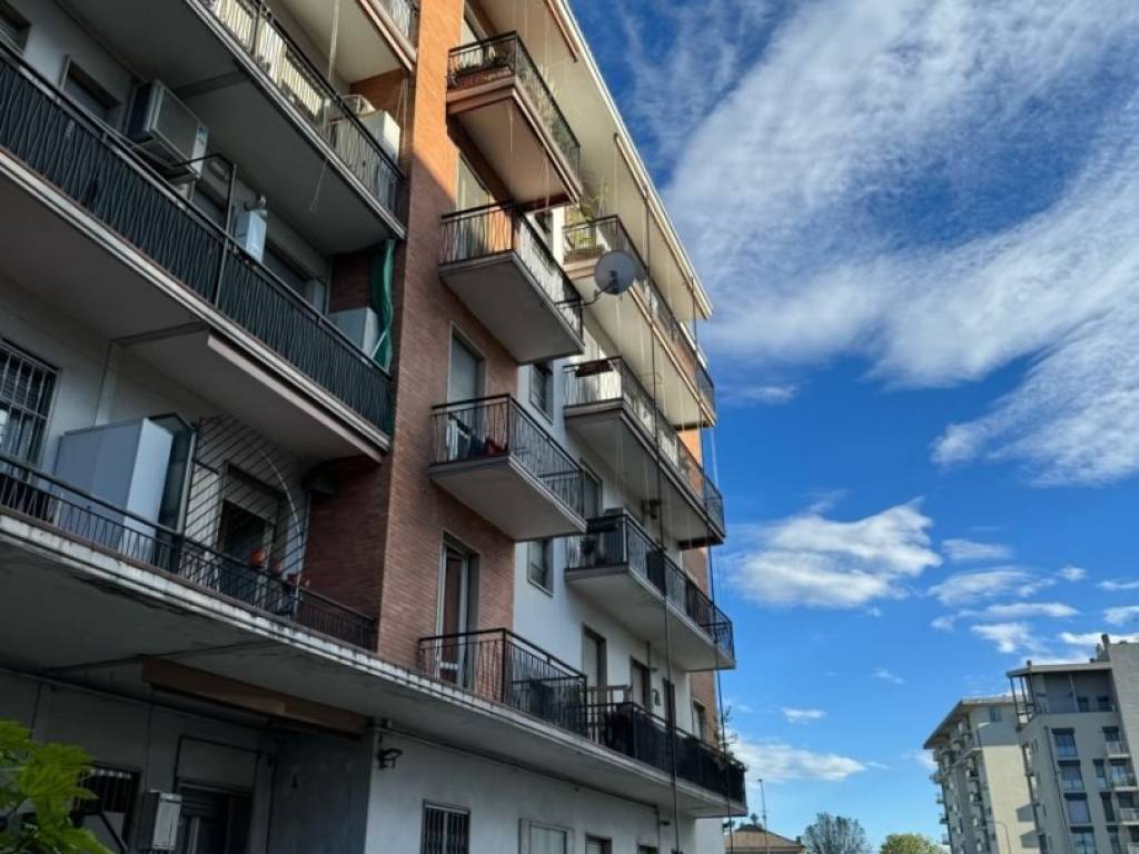 appartamento in vendita a Milano in zona Forlanini