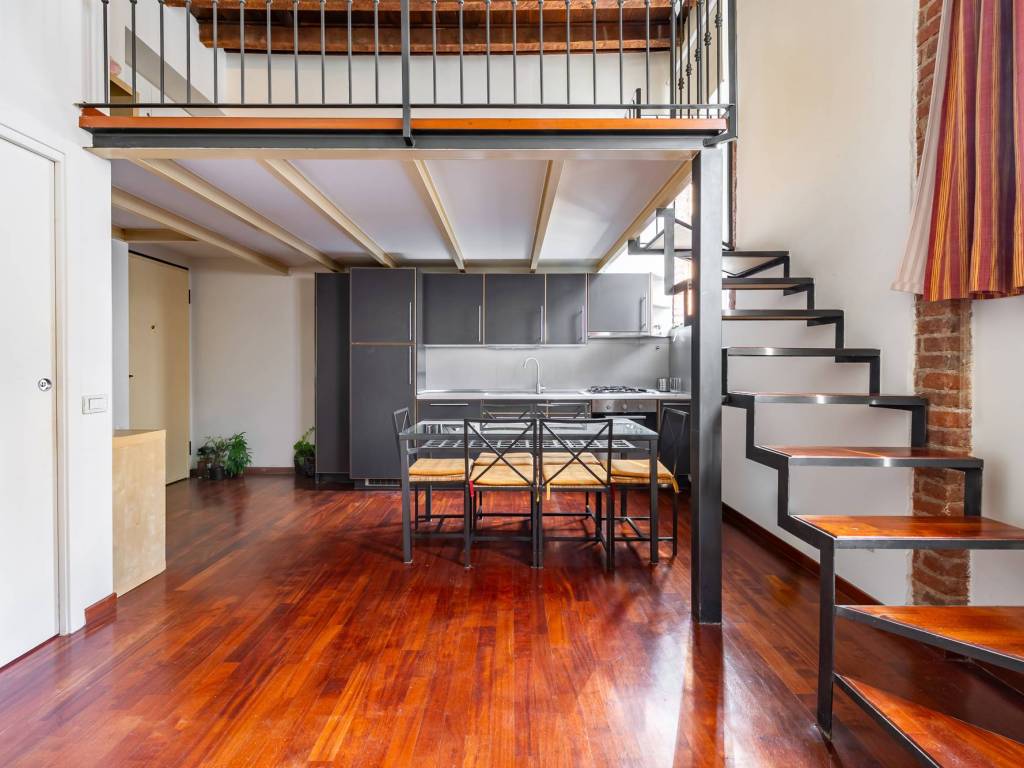 appartamento in vendita a Milano in zona Bocconi