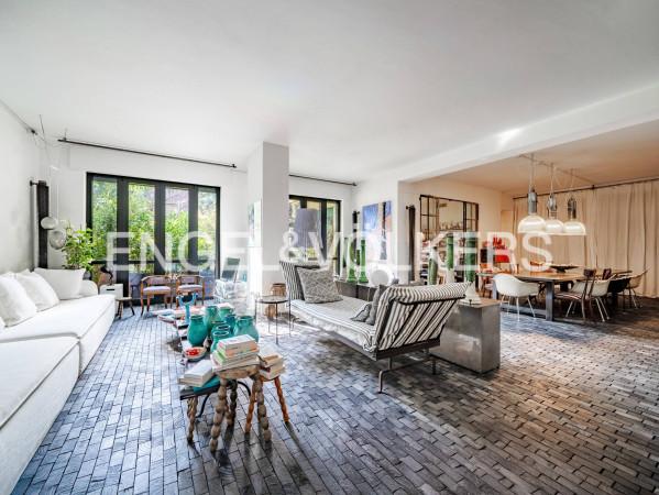 appartamento in vendita a Milano in zona Sant'Ambrogio