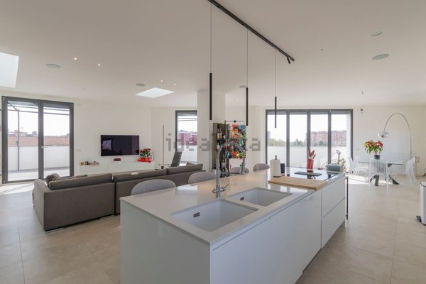 appartamento in vendita a Milano in zona San Cristoforo