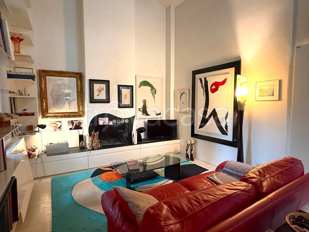 appartamento in vendita a Milano in zona Famagosta