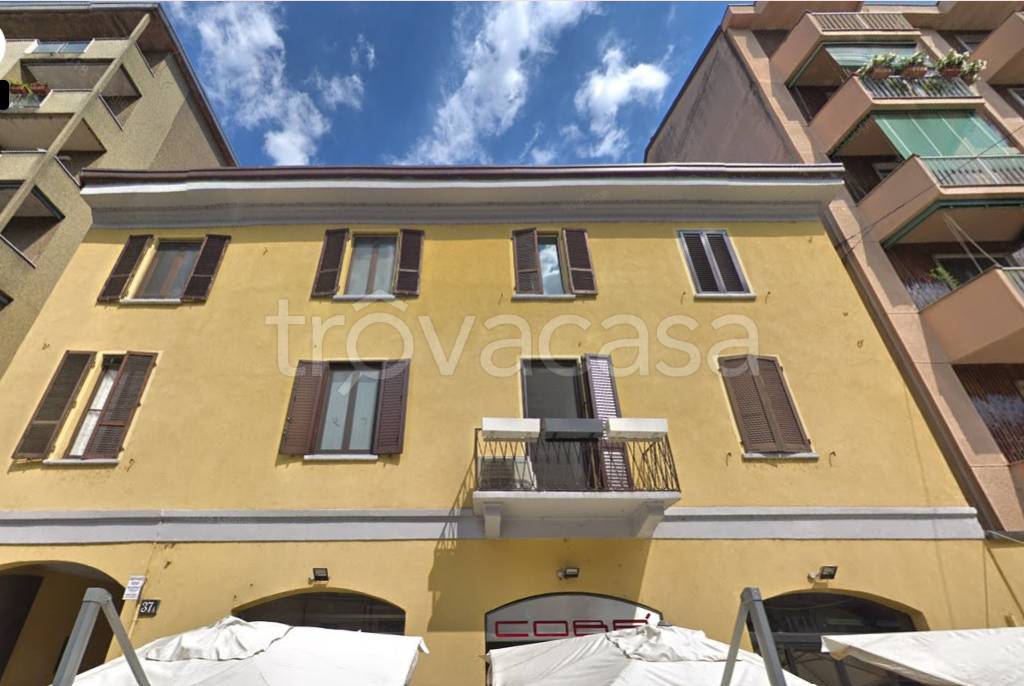 appartamento in vendita a Milano in zona Porta Genova