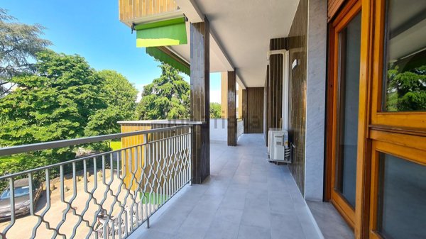 appartamento in vendita a Milano in zona Baggio