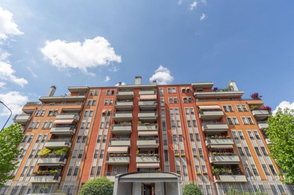 appartamento in vendita a Milano in zona Vigentino