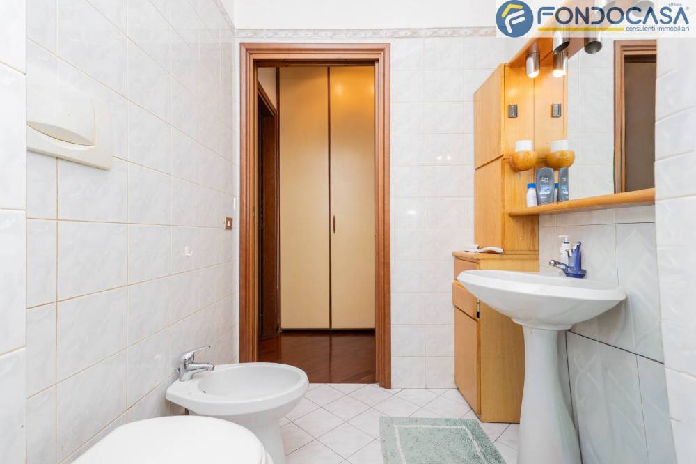 appartamento in vendita a Milano in zona Bocconi