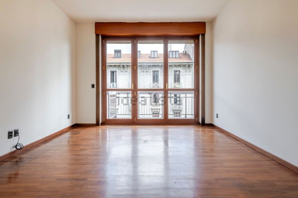 appartamento in vendita a Milano in zona Sempione