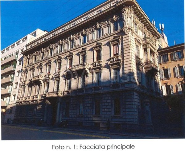 appartamento in vendita a Milano in zona Sant'Ambrogio