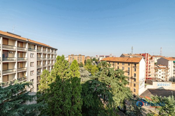 appartamento in vendita a Milano in zona Rembrandt