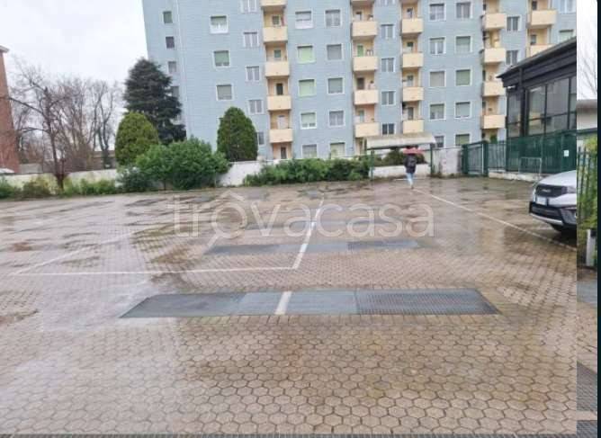 locale di sgombero in vendita a Milano