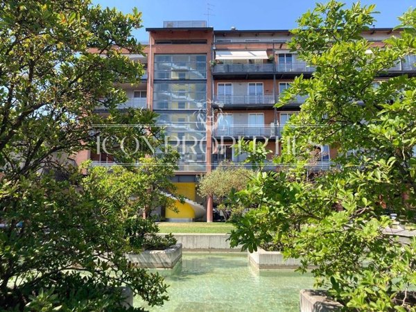 appartamento in vendita a Milano in zona Lorenteggio
