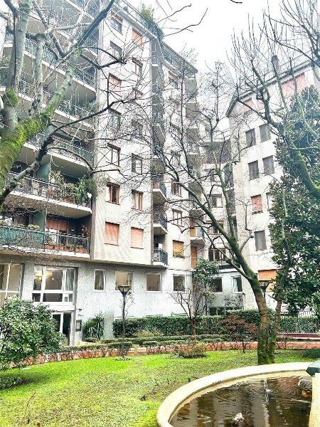 appartamento in vendita a Milano in zona XXII Marzo