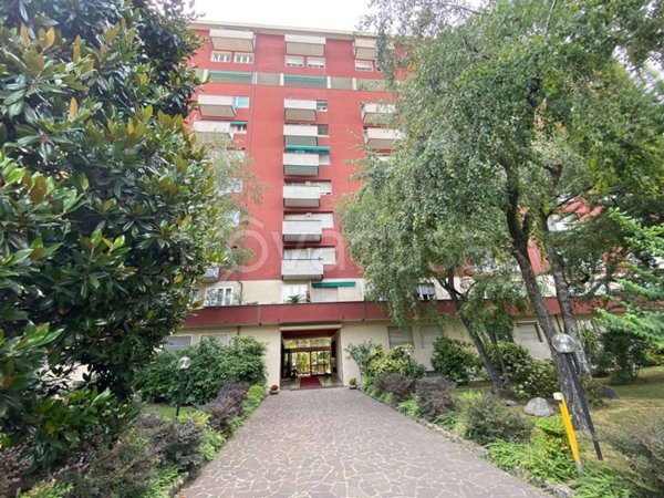 appartamento in vendita a Milano in zona QT8