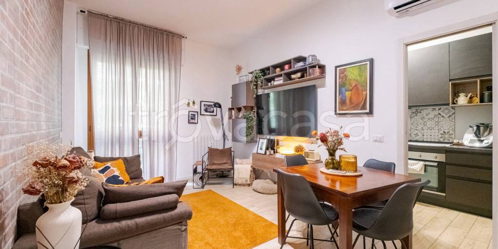 appartamento in vendita a Milano in zona Gallaratese