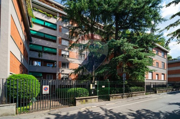 appartamento in vendita a Milano in zona Gorla