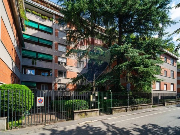 appartamento in vendita a Milano in zona Gorla