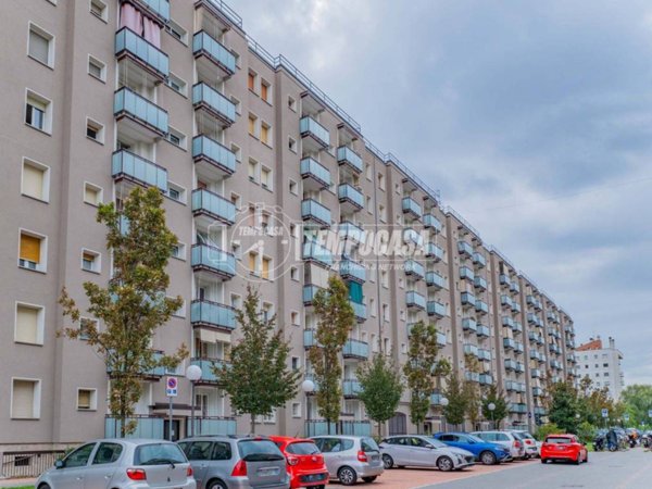 appartamento in vendita a Milano in zona Quarto Oggiaro