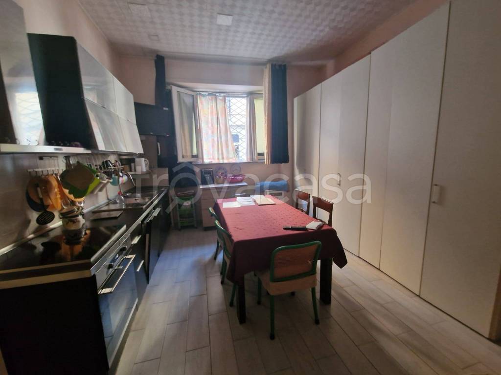 appartamento in vendita a Milano in zona Piazzale Lodi