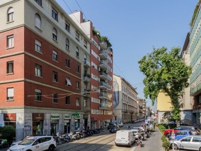 appartamento in vendita a Milano in zona Guastalla