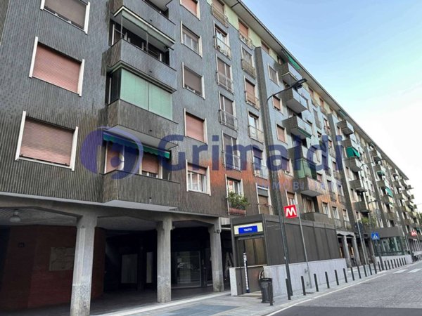 appartamento in vendita a Milano in zona Lorenteggio