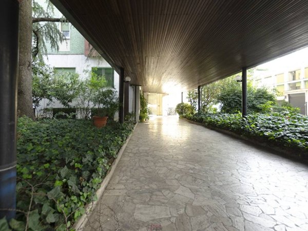 appartamento in vendita a Milano in zona Adriano
