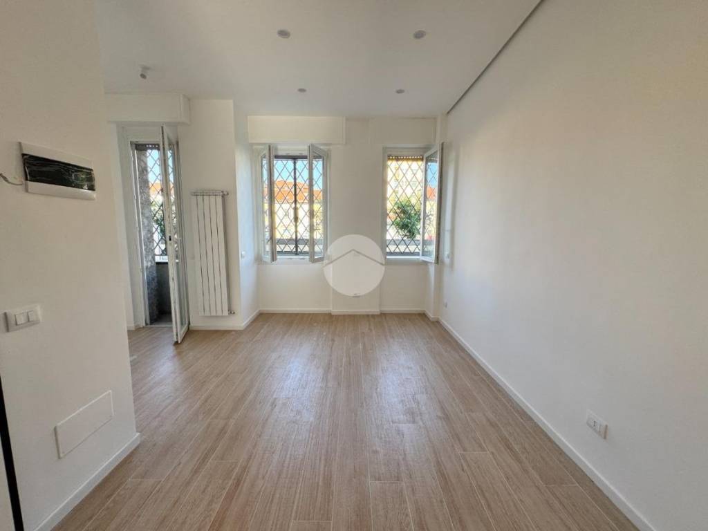 appartamento in vendita a Milano in zona Famagosta