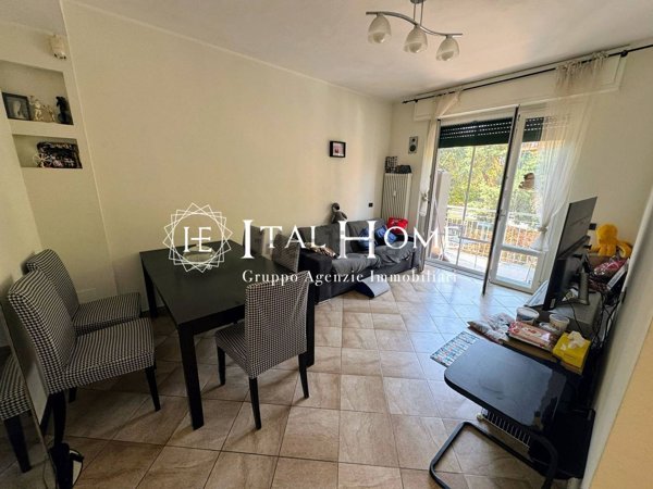 appartamento in vendita a Milano in zona Lorenteggio