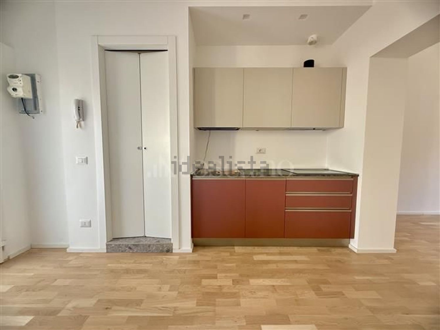 appartamento in vendita a Milano in zona Piazzale Lodi