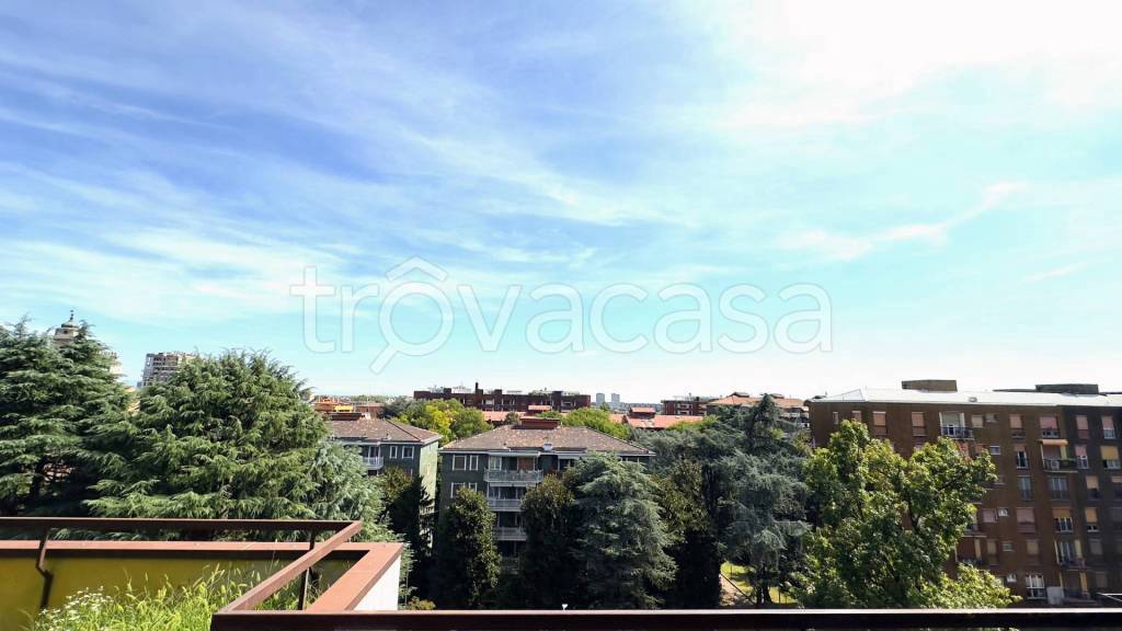 appartamento in vendita a Milano in zona Vigentino