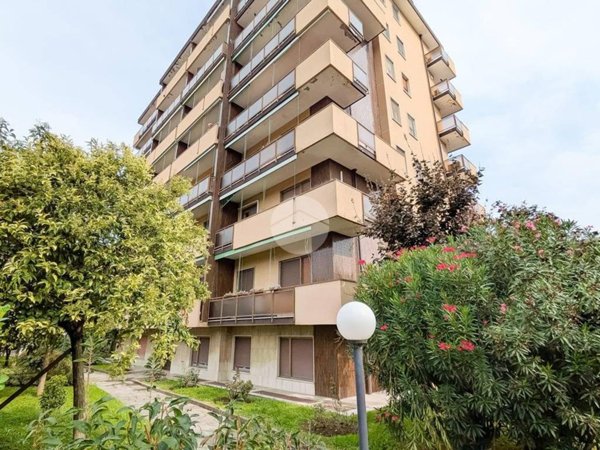 appartamento in vendita a Milano in zona Forlanini