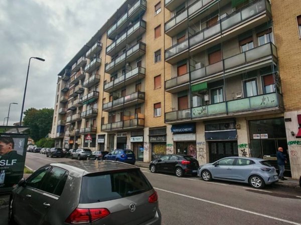 appartamento in vendita a Milano in zona Adriano