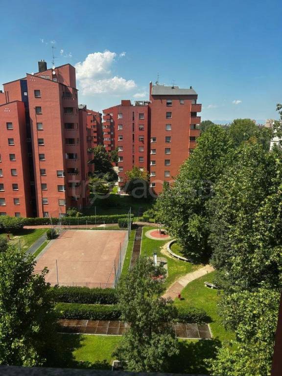 appartamento in vendita a Milano in zona Baggio