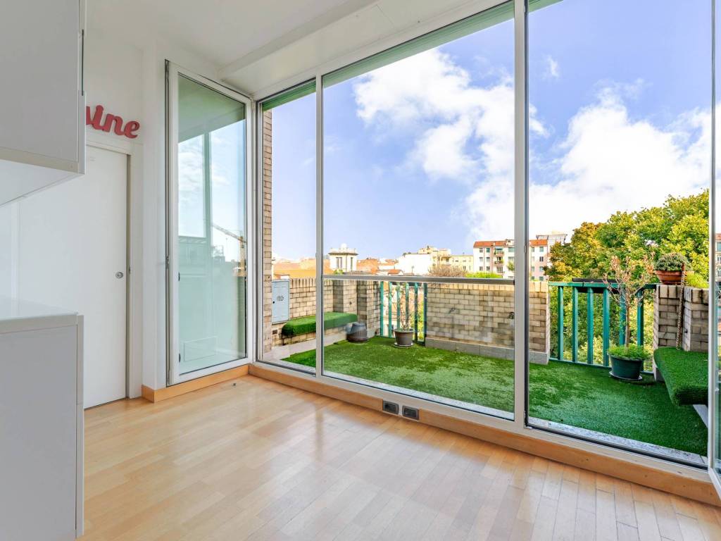 appartamento in vendita a Milano in zona Guastalla