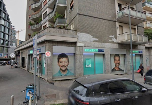 negozio in vendita a Milano in zona Isola