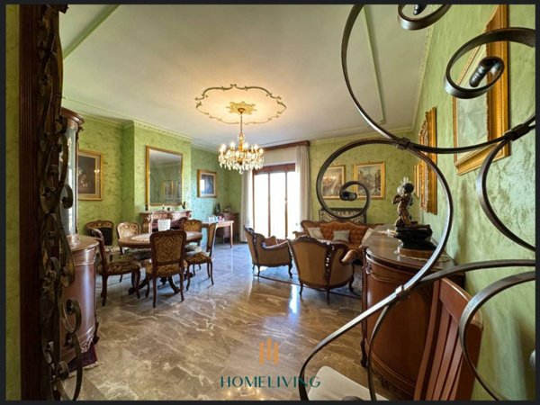 appartamento in vendita a Milano in zona Rembrandt