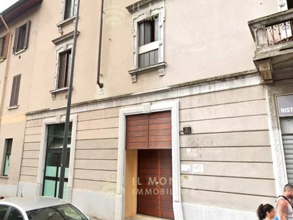appartamento in vendita a Milano in zona Vigentino