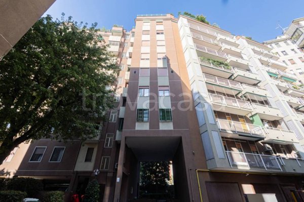 appartamento in vendita a Milano in zona Bocconi