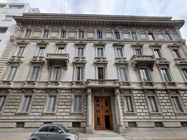appartamento in vendita a Milano in zona Cadorna