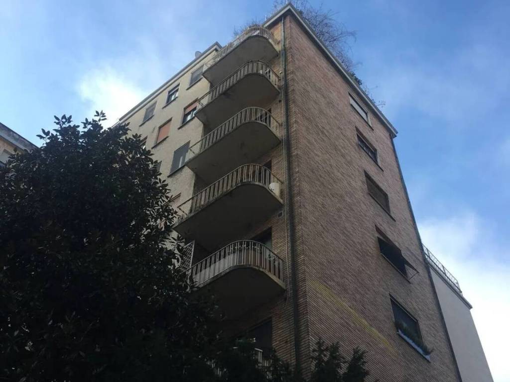 appartamento in vendita a Milano in zona Guastalla